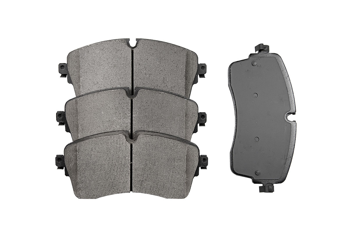 Передние керамические колодки Evolution Sport Z23 для Jaguar E-Pace, Land Rover Discovery Sport, Range Rover Evoque