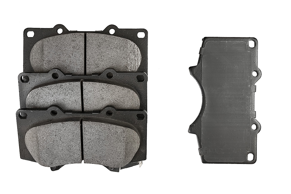 Передние керамические колодки Evolution PLUS Z17 для Lexus GX II, LX III, Toyota Hilux VIII, Land Cruiser 200, Land Cruiser Prado 150