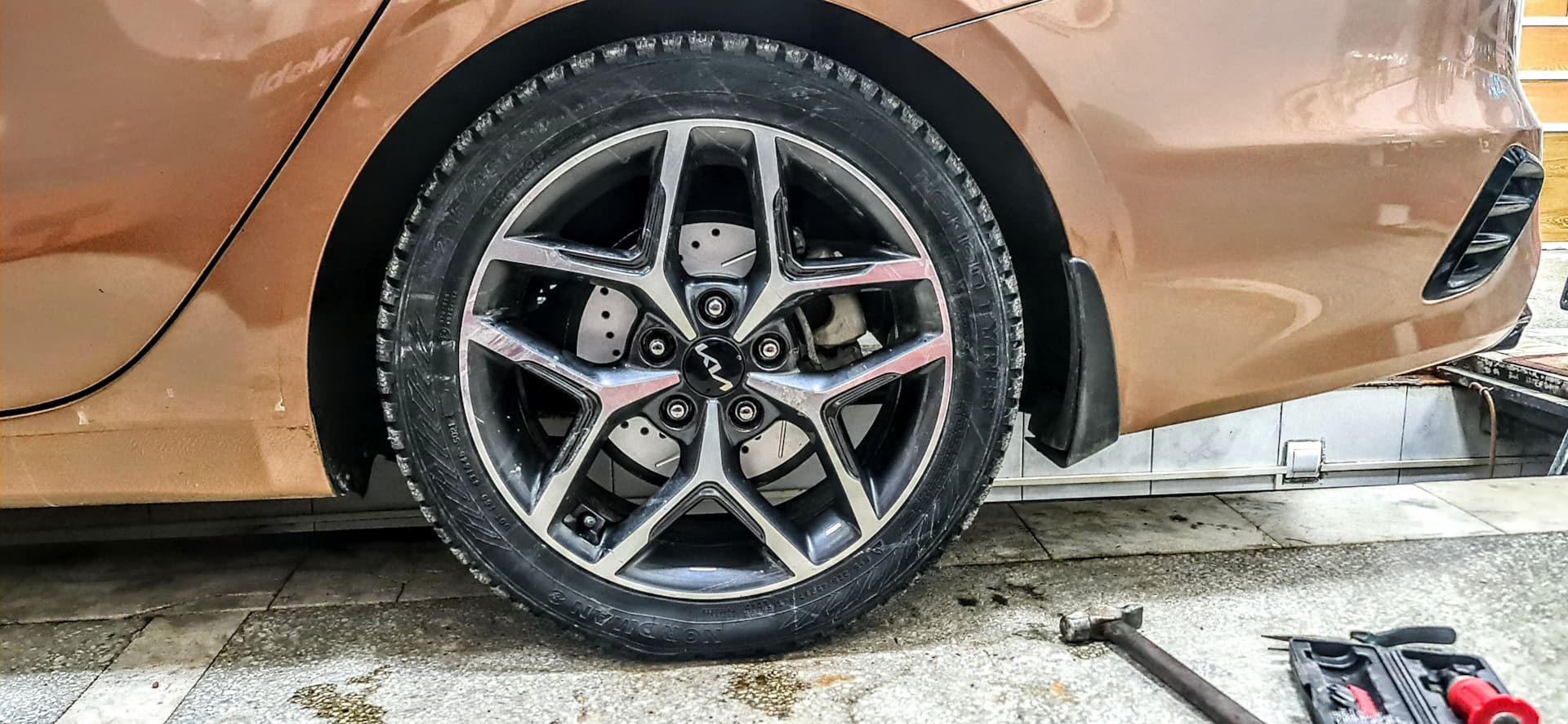 TRD777_29.jpg