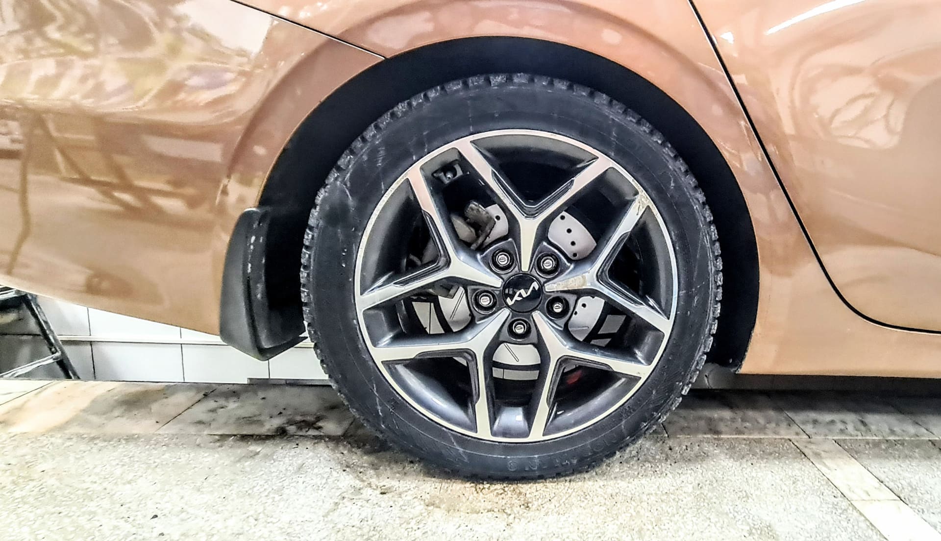 TRD777_30.jpg